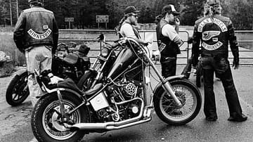 Harte Jungs in Kutten und Motorräder - das ist der Rockerclub Hells Angels. Der Club wurde am 17. März 1948 in den USA in Fontana (San Bernardino County, Kalifornien) gegründet.