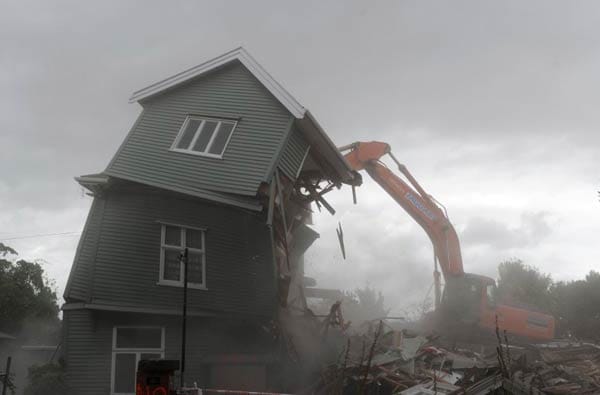 Ruine in Neuseeland: Erdbeben der extremen Stärke 9 ereignen sich im Durchschnitt alle 25 Jahre - und nicht wie bislang geschätzt nur halb so oft. In Neuseeland reichte 2011 bereits ein 35000-mal schwächeres Beben, um gewaltige Zerstörungen in der Stadt Christchurch anzurichten.