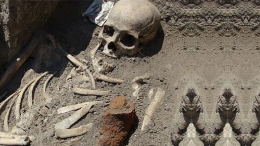 Das Pfählen von Toten war in Bulgarien bis ins 20. Jahrhundert hinein eine gängige Praxis, um die Verwandlung in einen Vampir zu verhindern Das Pfählen von Toten war in Bulgarien bis ins 20. Jahrhundert hinein eine gängige Praxis, um die Verwandlung in einen Vampir zu verhindern