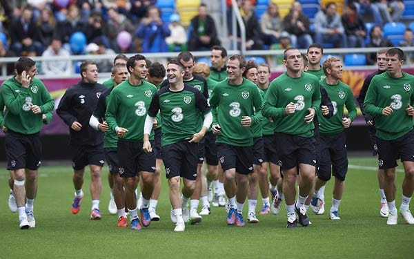 Irland: Das Team von der grünen Insel wird entsprechend der Farbe des Trikots "The Boys in Green", die Jungs in Grün; gerufen.