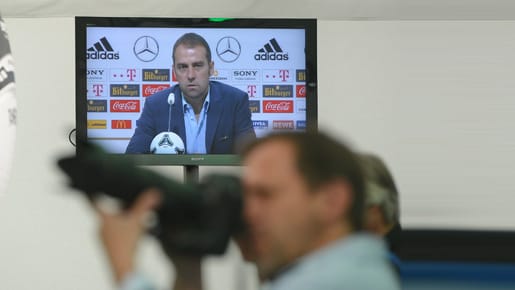 Hansi Flick leistet sich einen verbalen Aussetzer.