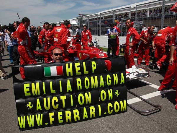 Ferrari setzt sich für die Erdbebenopfer der Region Emilia Romagna in Italien ein. Auf seiner Webseite hilft das Team mit Versteigerungen.