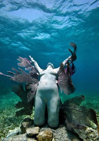 Die "Phönix" ist die erste Skulptur im Unterwassermuseum mit beweglichen Elementen.
