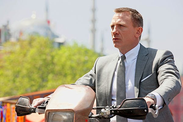 James Bond trägt auch in "Skyfall" eine Omega "Seamaster". Die Sonderedition kostet 4800 Euro.