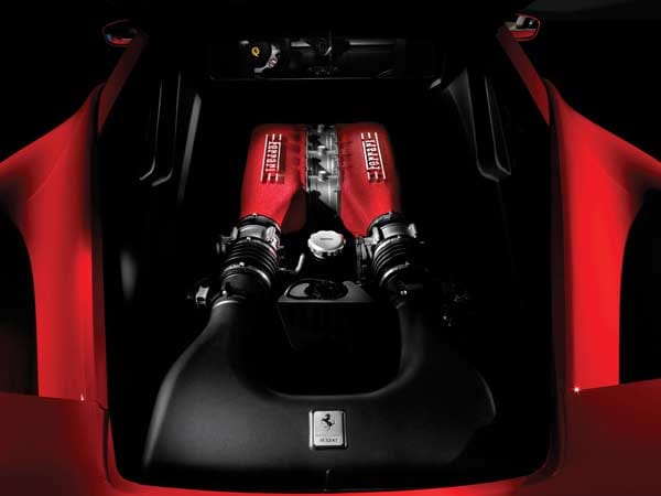 Engine of the year: 2012 gewinnt der 4,5 Liter große V8 von Ferrari in der Klasse über vier Litern Hubraum und wird außerdem "Performance Engine" des Jahres. Verbaut ist er im Ferrari 458 Italia und Spider.
