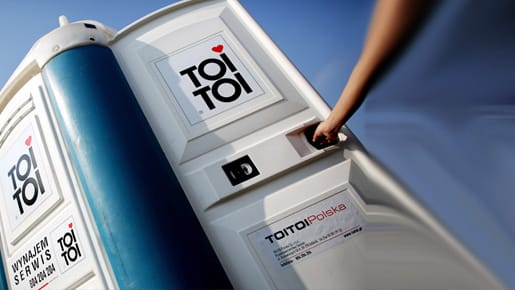 Wie bei der EM in Polen, so auch in Kiel: Mobile Toiletten für alle.