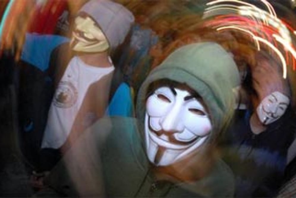 Anonymous droht BKA und GEMA.