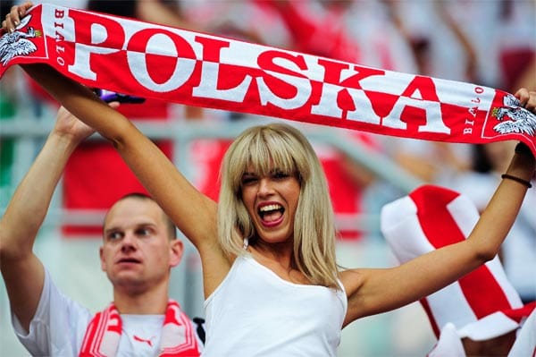 Diese Schönheit hat - in Sachen Fußball - in den nächsten Wochen keinen Grund zum Jubeln. Für Gastgeber Polen ist die EM 2012 bereits nach der Vorrunde beendet.