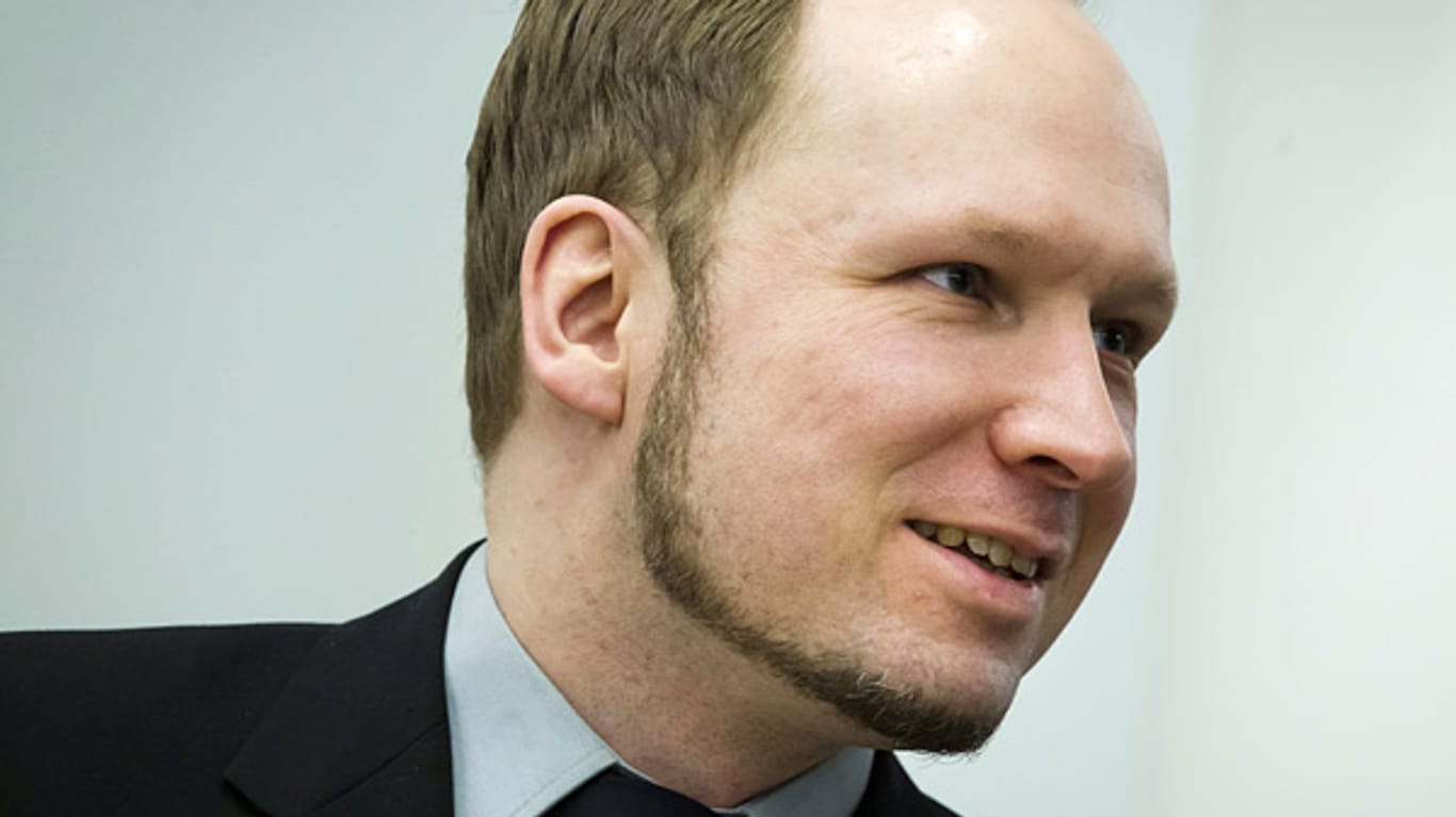 Das Lächeln eines Massenmörder: Selbst Liebesbriefe erhält Anders Behring Breivik im Gefängnis