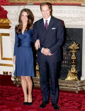 Seit 2002 sind William und Kate ein Paar, abgesehen von einer mehrmonatigen Unterbrechung im Jahr 2007. Doch erst im November 2010 verkündeten der Prinz und die Unternehmertochter ihre vom Volk heiß ersehnte Verlobung.