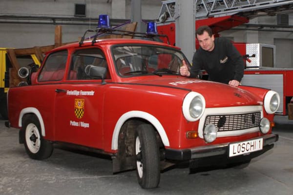 Multifunktional wurde der Trabant in der DDR genutzt. Dieser Trabi kam als Feuerwehr-Auto auf Rügen zum Einsatz.