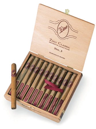 In der Einlage dominiert würziger honduranischer Tabak, doch hergestellt wird sie in der Dominikanischen Republik: Die "Zino Classic NO 3", eine "Panatela".