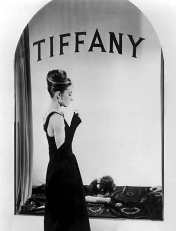 Haben Sie "Frühstück bei Tiffany" gesehen? Dann werden Sie auch verstehen, warum Frauen allein beim Gedanken an Tiffany & Co. in New York die Augen gen Himmel verdrehen und einmal tief durchatmen.