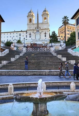 Rom ist für Verliebte immer eine Reise wert. Ob die Spanische Treppe oder die "Fontana di Trevi".