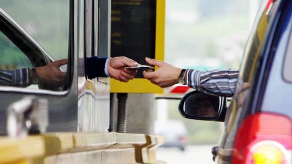 In vielen EU-Ländern werden Gebühren auf der Autobahn erhoben