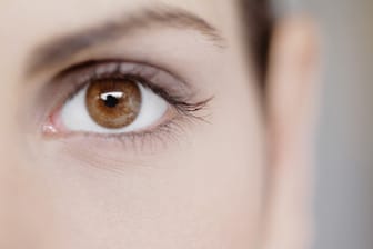 Entzündungen am Auge können auf verschiedene Erkrankungen hinweisen.