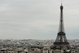 Der Eiffelturm ist das Wahrzeichen der französischen Hauptstadt Paris