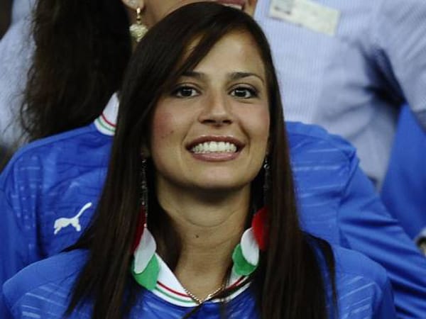 Valentina Del Vecchio schwärmt für Ignazio Abate. Der blonde Milan-Star ist mit ihr verlobt und die beiden haben einen gemeinsamen Sohn namens Matteo.