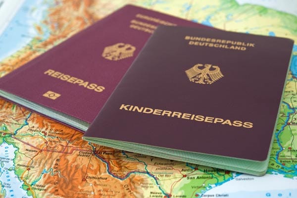 Kindereinträge im Reisepass der Eltern sind nun ungültig.