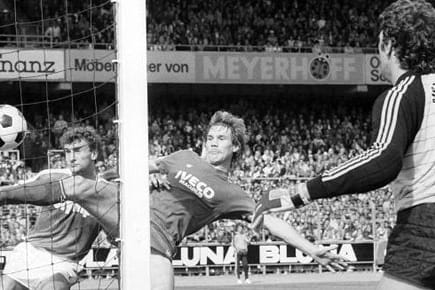 Jean-Marie Pfaff bei seinem Bundesliga-Debüt 1982.