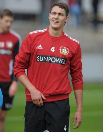 Der Nürnberger Abwehrrecke Philipp Wollscheid wechselt zu Bayer Leverkusen. Der Schlacks unterschrieb beim Werksklub bis 2017 und kostete rund fünf Millionen Euro.