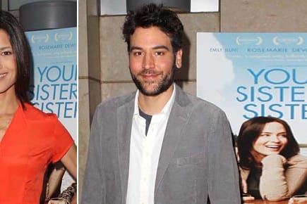 Julia Jones und Josh Radnor sind ein Paar.