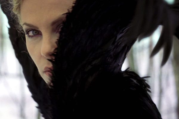 Im Märchen "Snow White and the Huntsman" spielt sie die bösartige Königin Ravenna. Theron kann wirklich jedes Filmgenre bedienen.