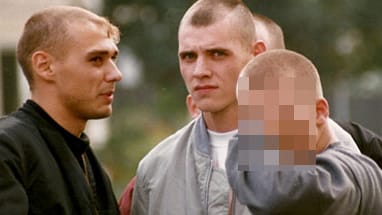 Die beiden Neonazis Uwe Mundlos (l.) und Uwe Böhnhardt (Mitte) nahmen sich im November 2011 das Leben. Die beiden Neonazis Uwe Mundlos (l.) und Uwe Böhnhardt (Mitte) nahmen sich im November 2011 das Leben.