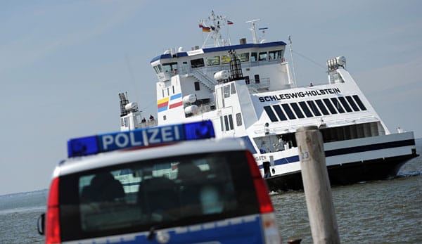 Die Polizei schließt zunächst nicht aus, dass Sebastian einem Verbrechen zum Opfer gefallen ist. Die Polizei schließt zunächst nicht aus, dass Sebastian einem Verbrechen zum Opfer gefallen ist.