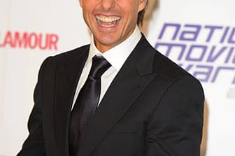 Tom Cruise hat endlich mal wieder was zu Lachen: Mit seinen Einnahmen von 75 Mio. Dollar landete er auf der "Forbes"-Liste auf Platz eins bei Hollywoods Topverdienern. Doch bei einer Scheidung von Ehefrau Katie Holmes könnte das Vermögen relevant sein.