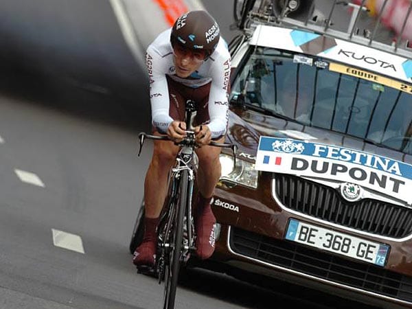 Seine Zeit bei der Tour 2012 ist vorbei: Hubert Dupont erwischte es beim Massencrash der sechsten Etappe schwer. Gebrochenes Handgelenk und gebrochener Lendenwirbel - zur siebten Etappe trat der Franzose nicht mehr an.