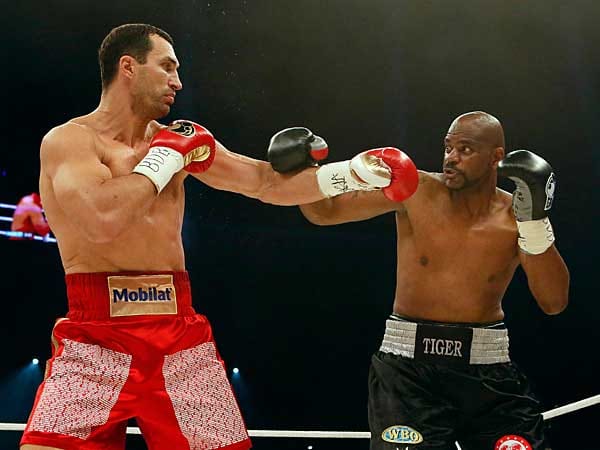 Vier Jahre nach ihrem ersten Duell in Hamburg treffen die beiden fast gleich großen Schwergewichtsboxer in der Schweiz wieder aufeinander.
