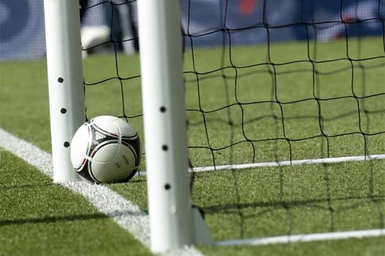 Drin oder nicht drin? Zukünftig soll diese Frage von einem Chip im Ball beantwortet werden.