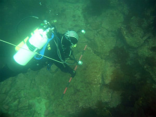 Tauchen am Nordseegrund: Hunderte Funde von Steinwerkzeugen, Harpunen und menschlichen Knochen belegen die lebendige Geschichte.