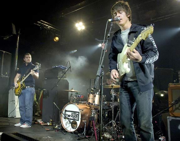 Die besten Songs der 00er Jahre Platz 10: Arctic Monkeys - A Certain Romance (2006)