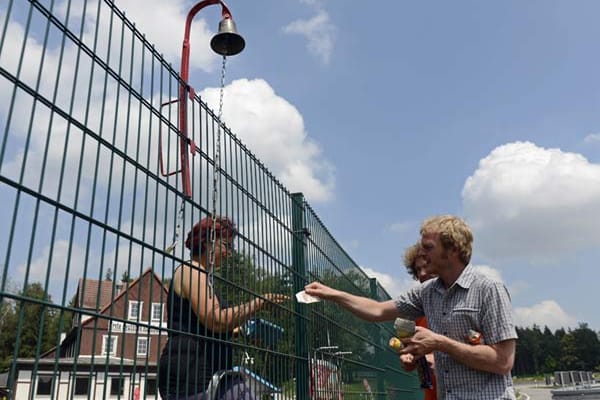 Verkauf durch den Zaun in Rodaborn