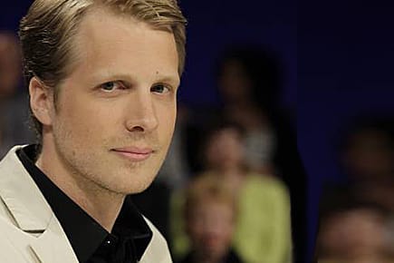 Oliver Pocher fungiert bei Sky jetzt auch als Box-Moderator.