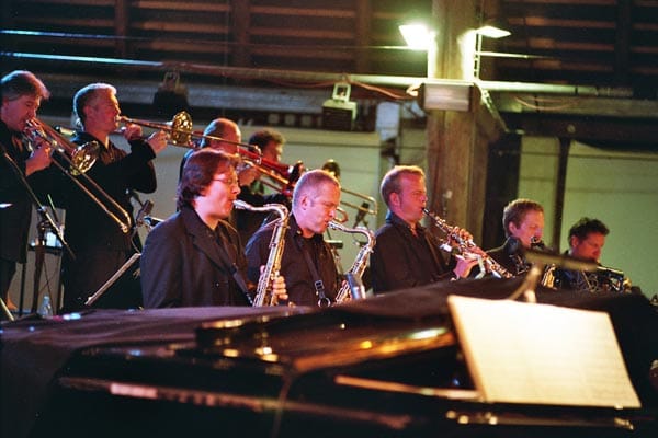 Swing, Latin oder Bebob - die NDR Bigband hat ein breites Repertoire. Zu hören ist die Band am 16. und 17. August im Rahmen des Festivals.