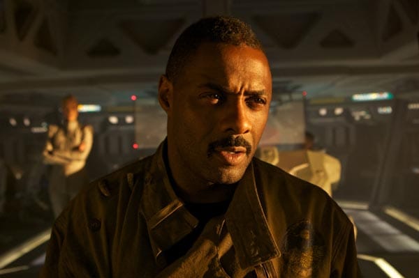 Janek (Idris Elba) ist der besonnene Captain der "Prometheus". Sein Hauptanliegen ist es, seinem Schiff und seiner Crew Schutz zu gewähren. Den religiösen Schwärmereien von Shaw steht er eher ein wenig skeptisch gegenüber.