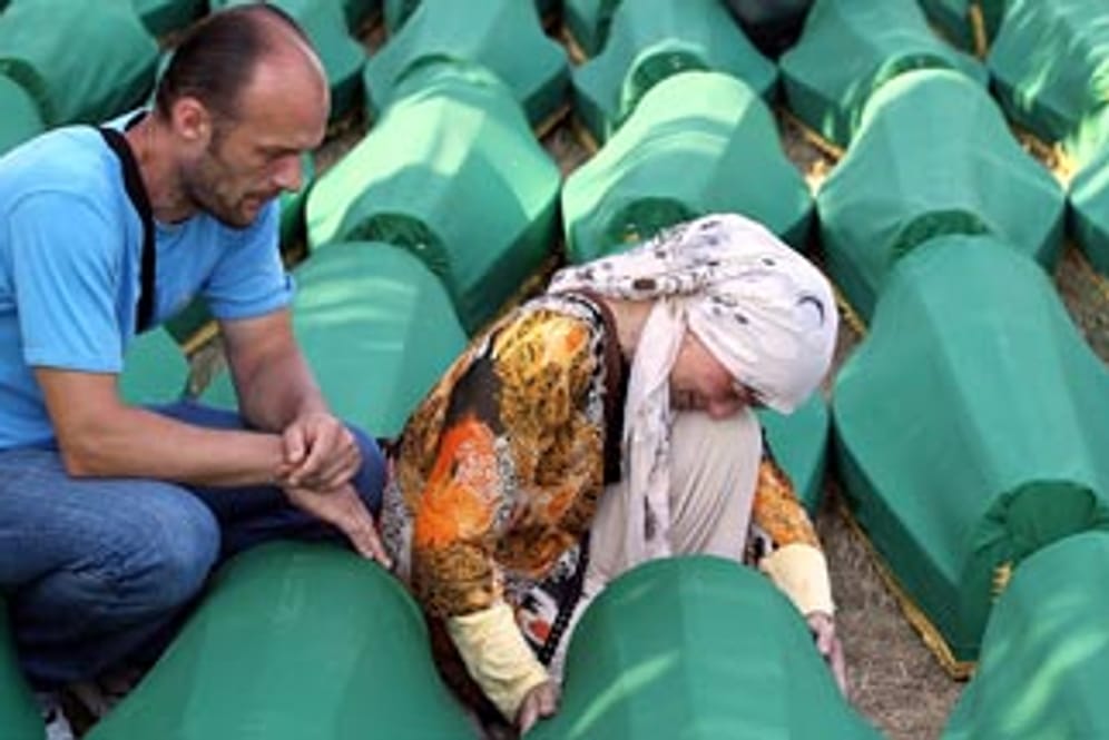Erst kürzlich identifizierte Opfer des Massakers von Srebrenica wurden jetzt beigesetzt