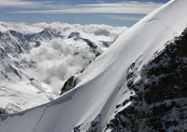 12. Juli 2007: Sechs Soldaten sterben bei einer Lawine am Hang der Jungfrau, dem dritthöchsten Berg in den Berner Alpen.