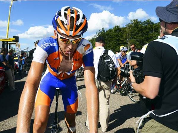 Fünfter Ausfall beim Team Rabobank: Robert Gesink steigt vom Rad. Der Niederländer war auf der sechsten Etappe gestürzt, hielt aber noch ein paar Tage durch.