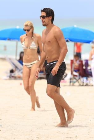 Im Sommer zuvor machten Lena Gercke und Sami Khedira gemeinsam Urlaub am Strand von Miami.