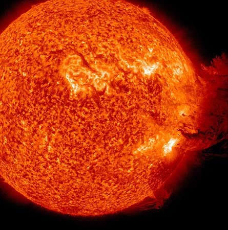 Über die genaue Stärke eines Sonnensturms können die Experten meist erst dann eine Aussage treffen, wenn er nur noch eine halbe Stunde von der Erde entfernt ist.