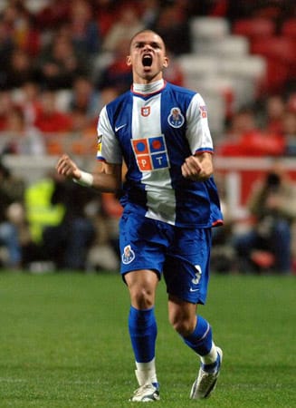 Den eisenharten Innenverteidiger Pepe eiste man 2004/05 von Marítimo für zwei Millionen Euro los, 2007 zahlte Real Madrid für den gebürtigen Brasilianer rund 30 Millionen Euro.