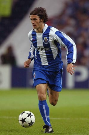 Abwehrchef Ricardo Carvalho wurde 1998 ablösefrei verpflichtet und dann 2004 für 30 Millionen Euro an den FC Chelsea weitervermittelt. Danach zahlte auch noch Real Madrid acht Millionen für den Ex-Nationalspieler. Transfererlös insgesamt: 38 Millionen Euro. Heute spielt der 36-jährige Carvalho beim AS Monaco.