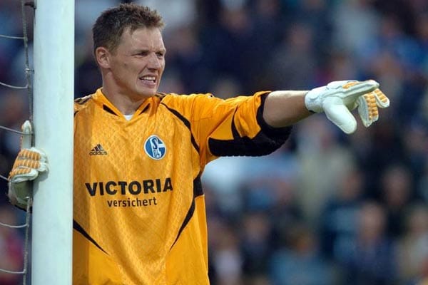 Rang 5: Frank Rost hielt seinen Kasten in der Saison 2003/2004 ganz zur Freude seines Klubs Schalke 04 und dessen Fans für 647 Minuten sauber. Zum Meistertitel reichte es für die Königsblauen trotz dieses Kunststücks aber nicht.