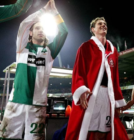 Herbstmeister wollte man in Bremen nicht mehr sein. Also besorgte man für das Team passende Anzüge und nannte sich "Weihnachtsmeister". Geholfen hat es nichts, der VfB Stuttgart wurde 2007 deutscher Meister.