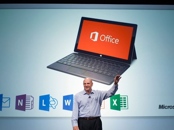Microsoft-Chef Steve Ballmer präsentiert das neue Office.