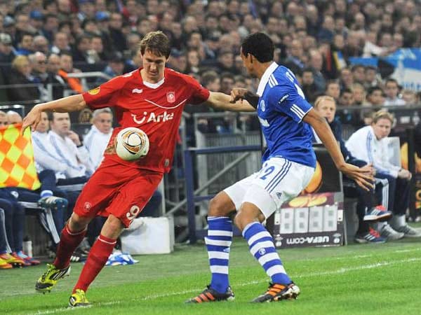 Der Holländer Luuk de Jong wechselt vom FC Twente Enschede zu Borussia Mönchengladbach. Der 21-Jährige Nationalstürmer kostet 15 Millionen Euro Ablöse.